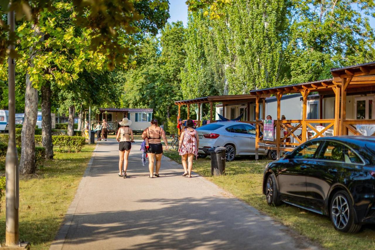 Balatontourist Fuered Camping & Bungalows Balatonfured Luaran gambar