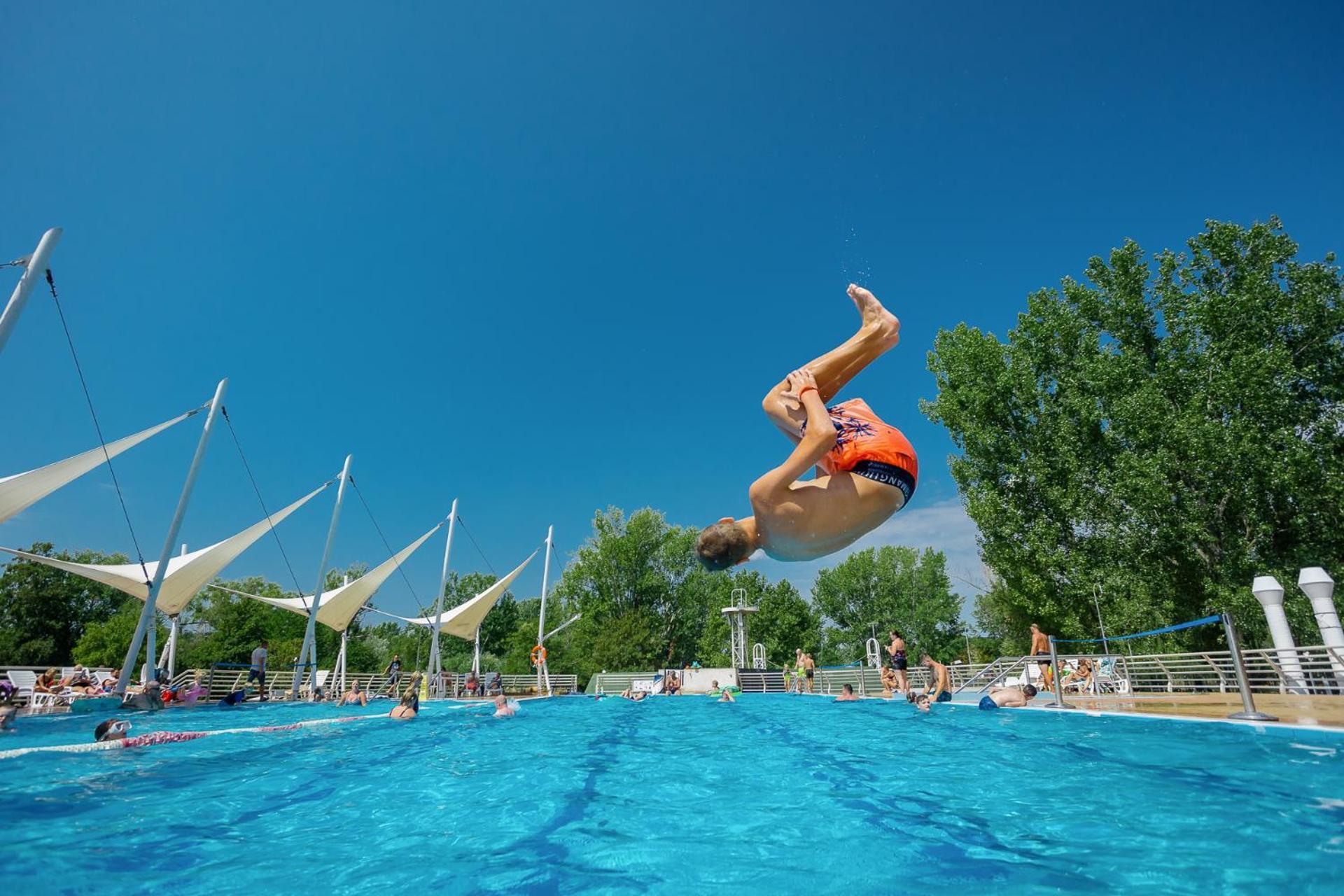 Balatontourist Fuered Camping & Bungalows Balatonfured Luaran gambar