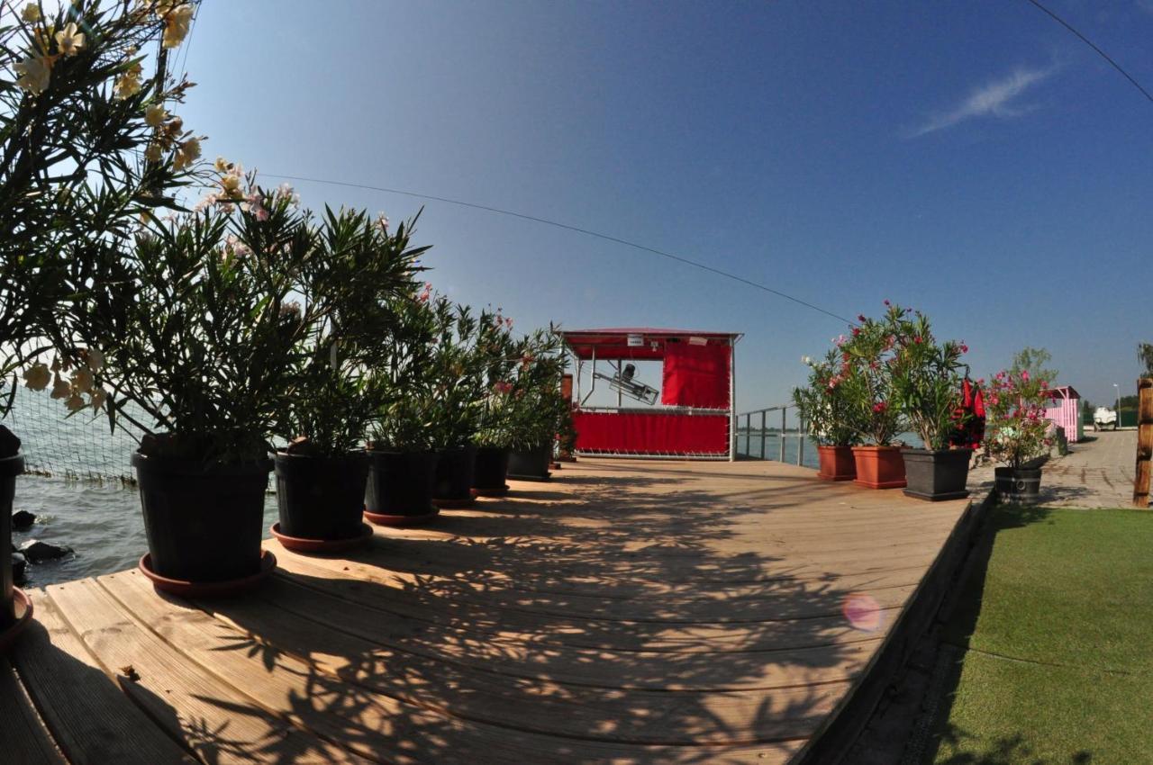 Balatontourist Fuered Camping & Bungalows Balatonfured Luaran gambar